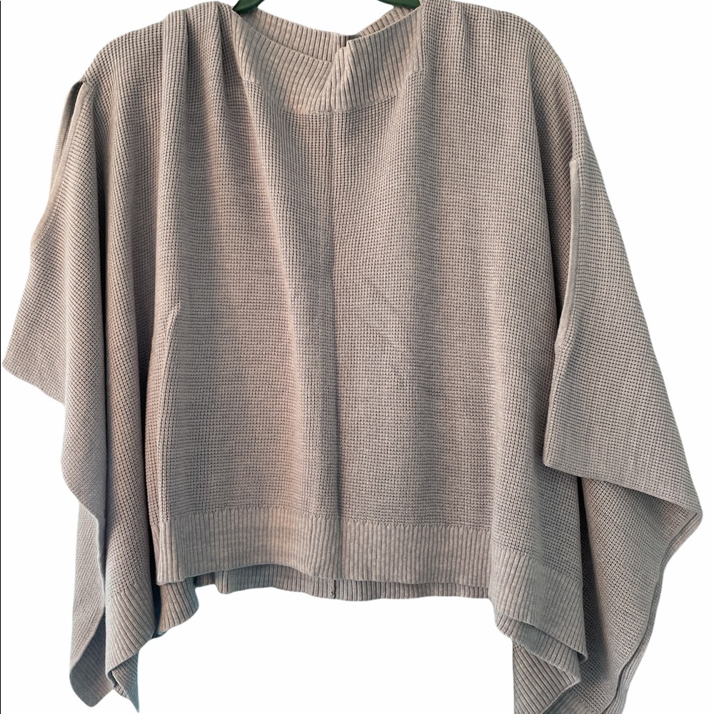 NWOT Lululemon poncho